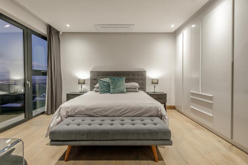 To Let 7 Bedroom Property for Rent in Zwaanswyk Western Cape